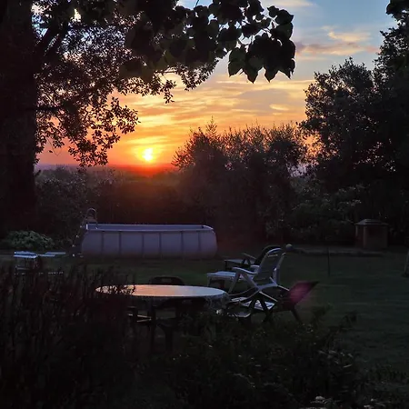 Casa Dina Bed & Breakfast 4*