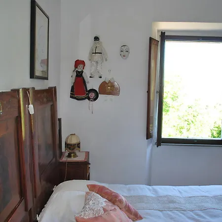 Casa Dina Bed & Breakfast 4*