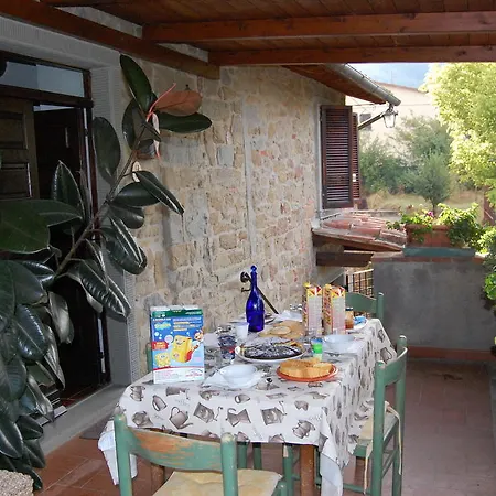 Casa Dina Bed & Breakfast 4*